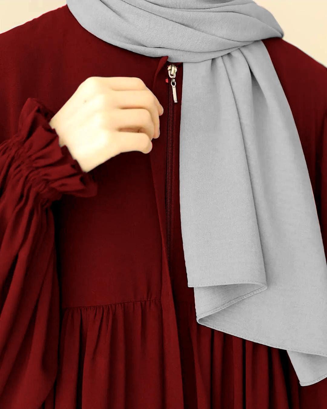 Front Platted Gum Zip Abaya With Stoller